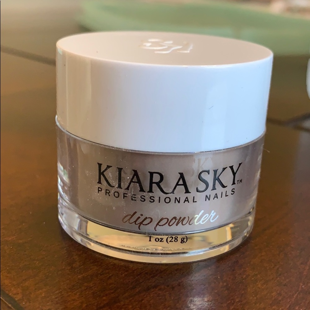 Kiara Sky dip powder. Country Chic D512